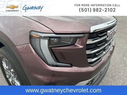 Used 2025 GMC Acadia Elevation image 13