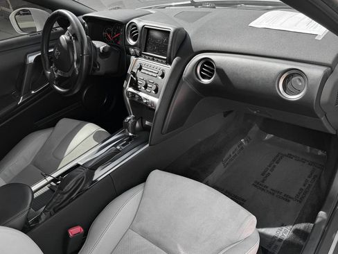 Used 2009 Nissan GT-R Premium AWD/4WD image 25