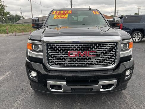 Used 2016 GMC Sierra 2500 Denali w/ Duramax Plus Package AWD/4WD image 8