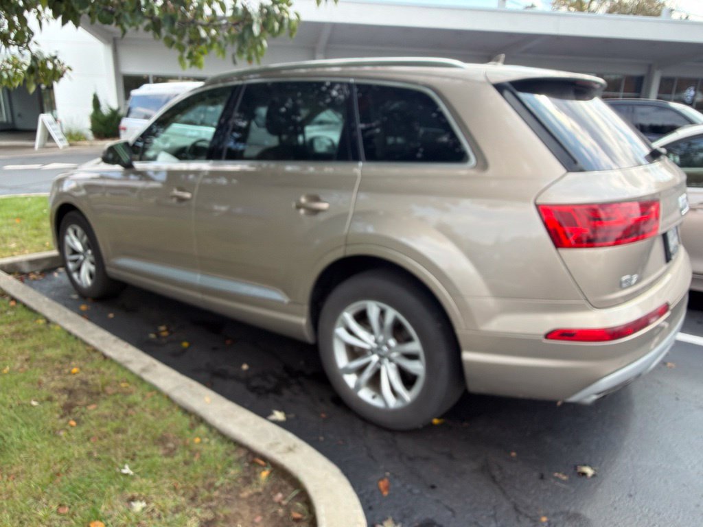 Used 2018 Audi Q7 3.0T Premium Plus AWD/4WD image 3