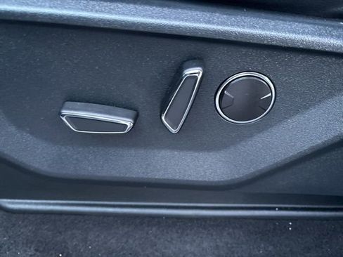 Used 2025 Ford F150 Lariat w/ Equipment Group 502A High image 19