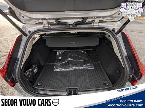 Certified 2024 Volvo V60 B5 Cross Country Ultimate image 21
