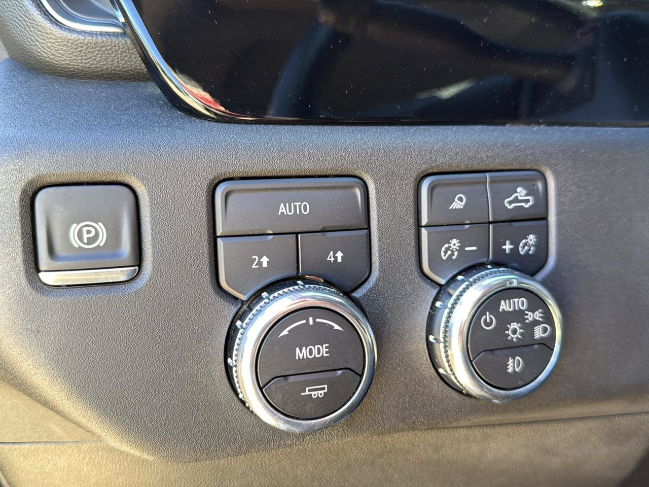 Used 2026 GMC Sierra 1500 SLT AWD/4WD image 15