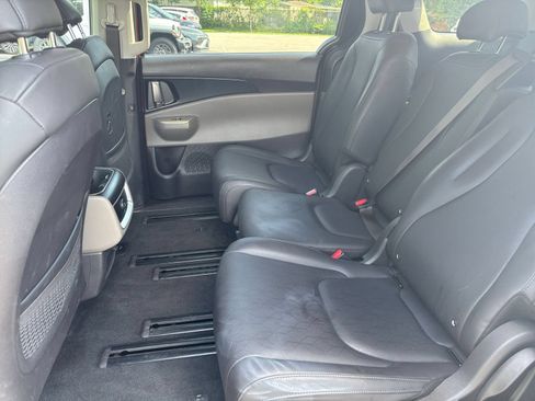 Used 2026 Kia Carnival FWD image 27