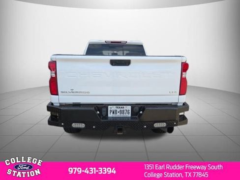 Used 2020 Chevrolet Silverado 2500 LTZ w/ LTZ Texas Edition image 5