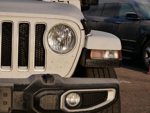 Certified 2019 Jeep Wrangler Unlimited Sahara image 13