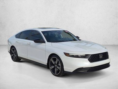 Used 2024 Honda Accord Sport image 3