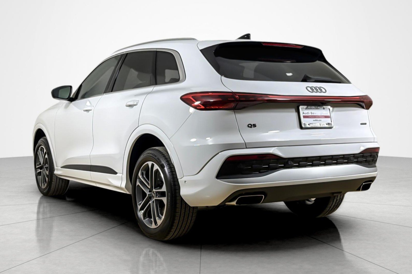 Used 2026 Audi Q5 Premium AWD/4WD image 3