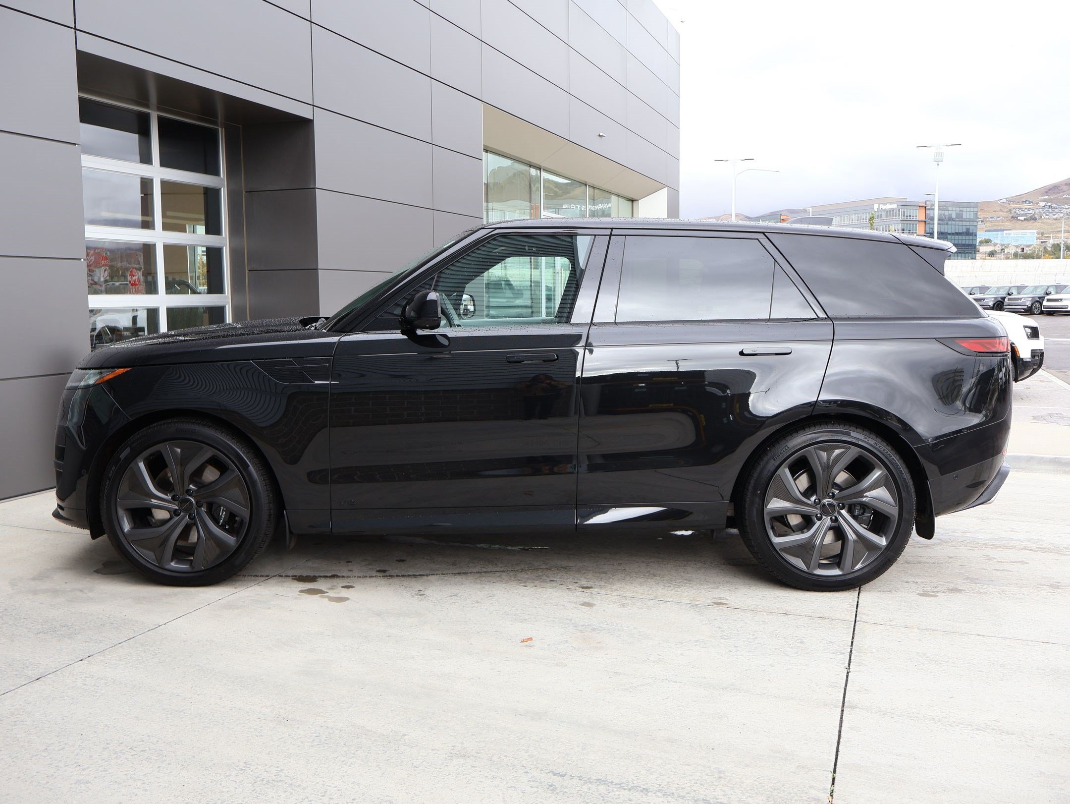 Used 2026 Land Rover Range Rover Sport Dynamic SE AWD/4WD image 11