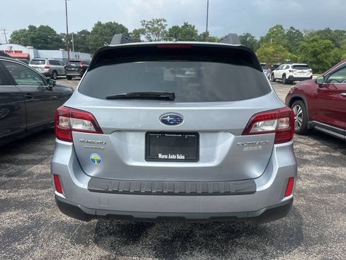 Used 2017 Subaru Outback 2.5i Premium AWD/4WD image 6