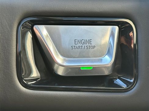 Used 2025 GMC Yukon XL AT4 Ultimate image 35