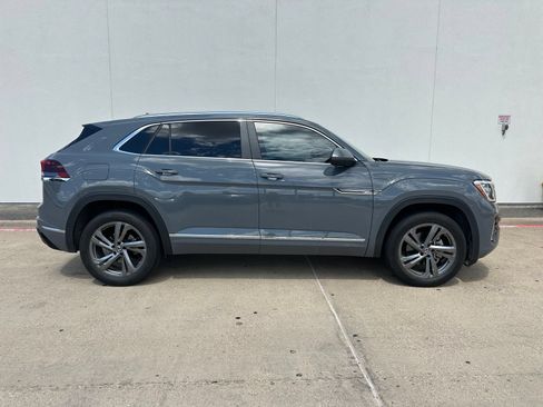 Used 2024 Volkswagen Atlas Cross Sport SEL R-Line AWD/4WD image 8