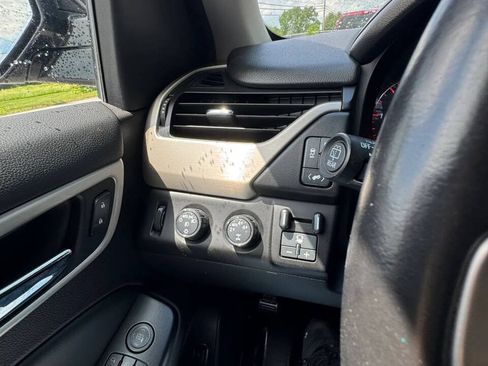 Used 2015 GMC Yukon Denali w/ Open Road Package AWD/4WD image 10