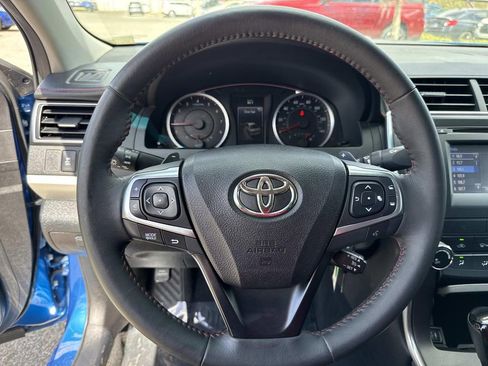 Used 2017 Toyota Camry SE image 40