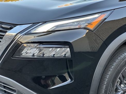 Used 2023 Nissan Rogue S image 10