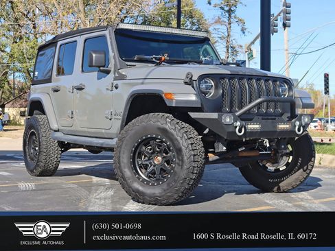 Used 2019 Jeep Wrangler Unlimited Sahara AWD/4WD image 1