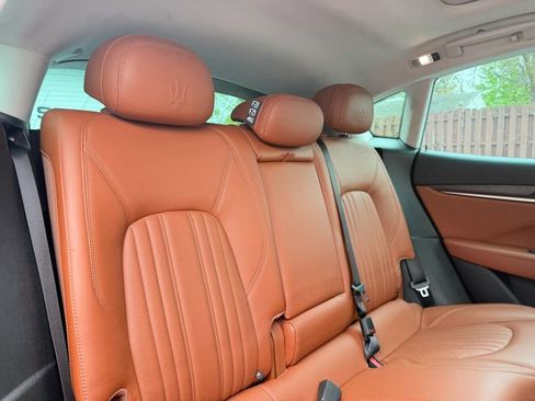 Used 2017 Maserati Levante w/ Luxury Package image 26