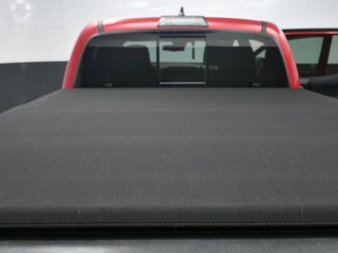 Used 2018 Toyota Tacoma TRD Sport w/ Technology Package image 13