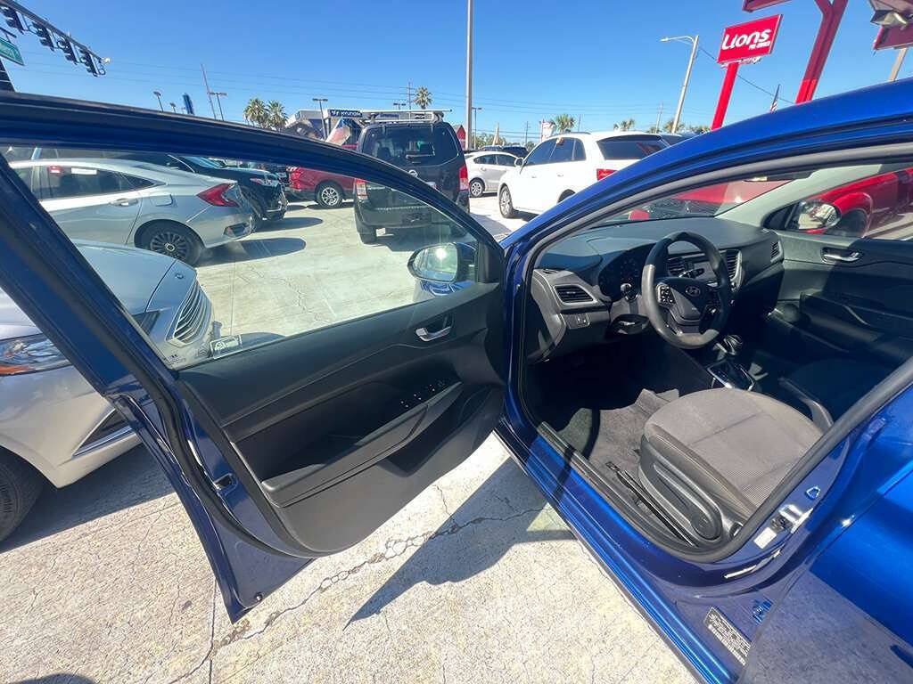 Used 2021 Hyundai Accent SE FWD image 16