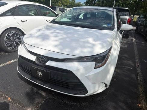 Used 2024 Toyota Corolla LE FWD image 4