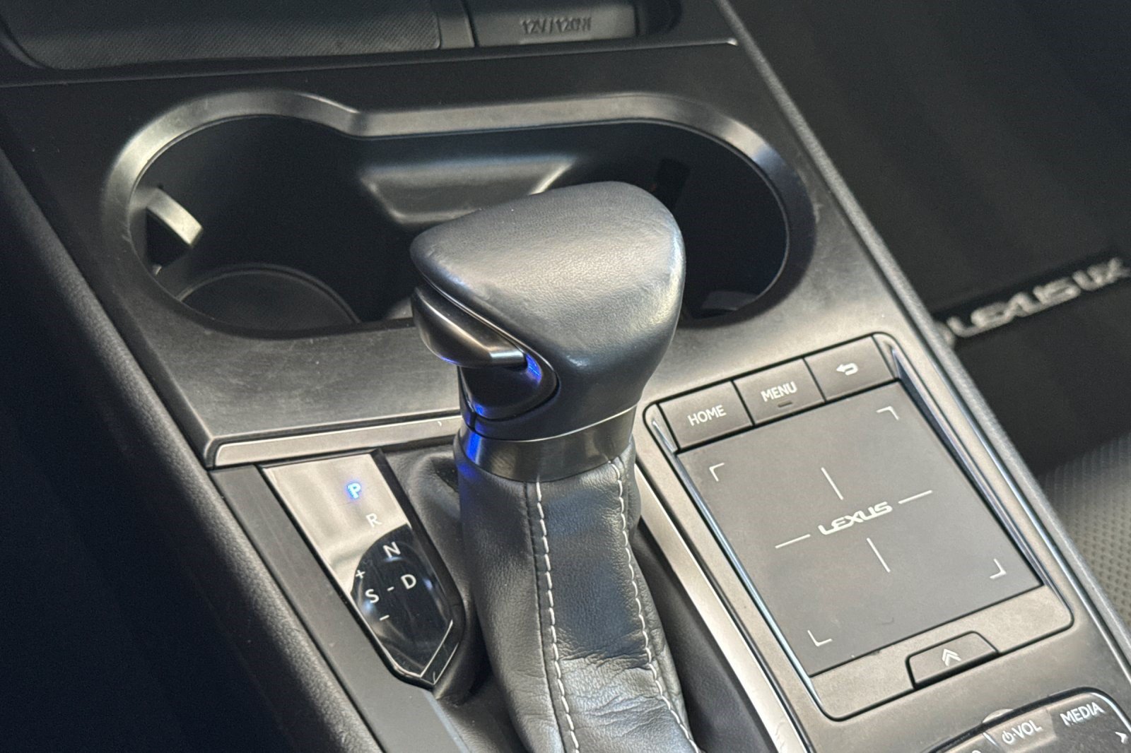Used 2019 Lexus UX 250h w/ Premium Package AWD/4WD image 27