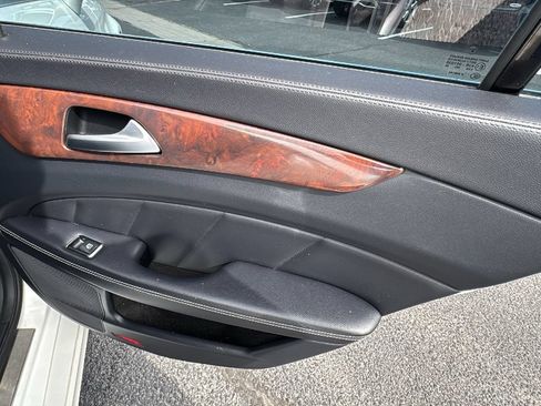 Used 2014 Mercedes-Benz CLS 550 4MATIC w/ Premium 1 Package image 17