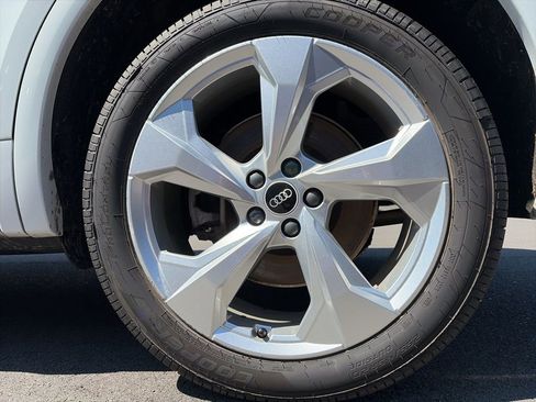 Used 2022 Audi Q5 2.0T Prestige w/ Prestige Package image 22