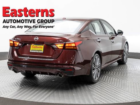 Used 2023 Nissan Altima 2.5 SL FWD image 5