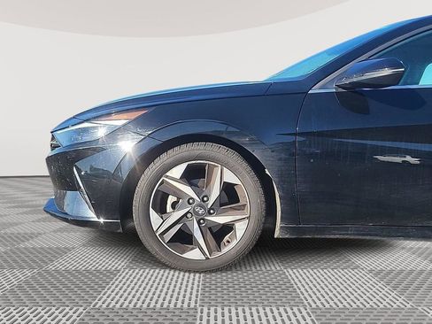 Used 2022 Hyundai Elantra Limited image 16