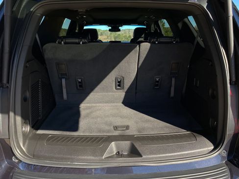 Used 2023 GMC Yukon SLT image 33