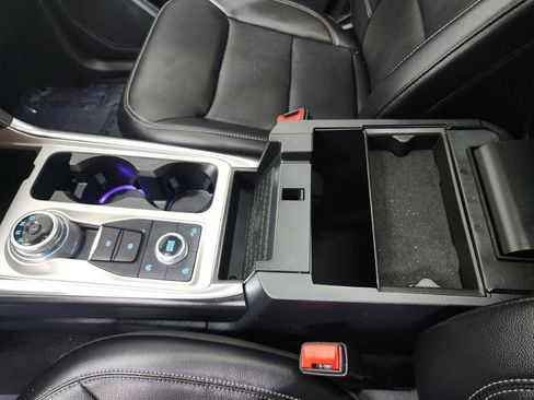 Used 2021 Ford Explorer Limited image 22