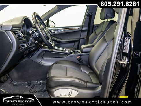 Used 2023 Porsche Macan Turbo image 26