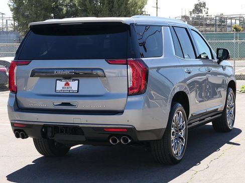 Used 2024 GMC Yukon Denali Ultimate AWD/4WD image 3