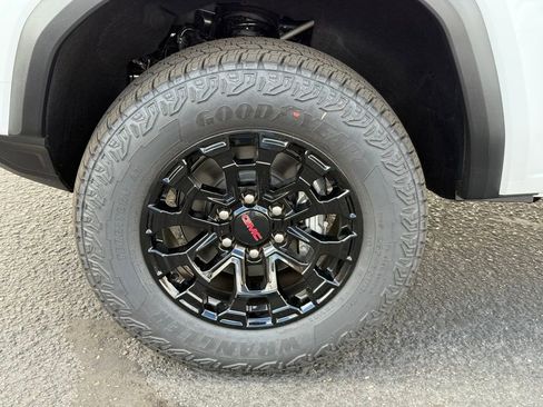 New 2026 GMC Canyon Elevation image 9