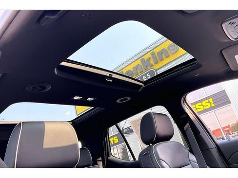 Used 2022 Chevrolet Traverse Premier w/ Redline Edition AWD/4WD image 18