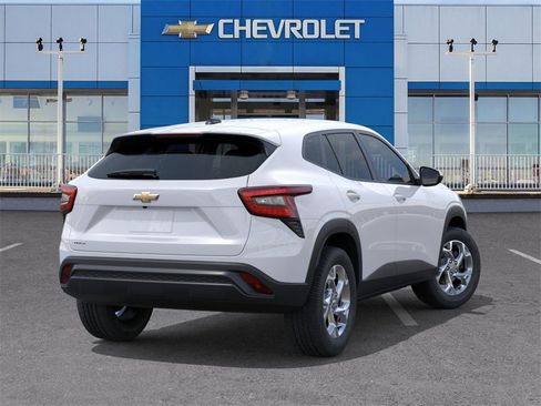 New 2026 Chevrolet Trax LS w/ LS Convenience Package image 4
