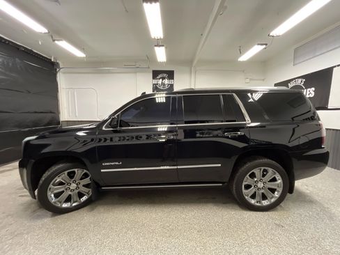 Used 2015 GMC Yukon Denali w/ Premium Package image 7
