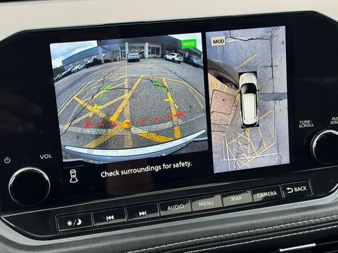 Used 2021 Nissan Rogue SL w/ Premium Package image 32