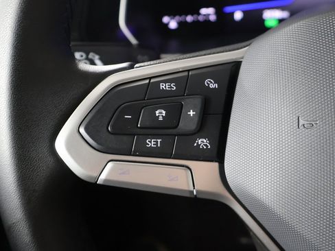 Used 2024 Volkswagen Jetta SE w/ Panoramic Sunroof Package image 39