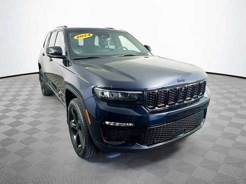 Certified 2024 Jeep Grand Cherokee Limited w/ Luxury Tech Group II AWD/4WD image 2