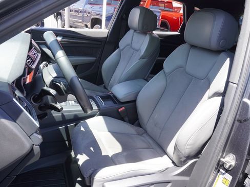 Used 2018 Audi SQ5 Prestige w/ Prestige Package AWD/4WD image 14
