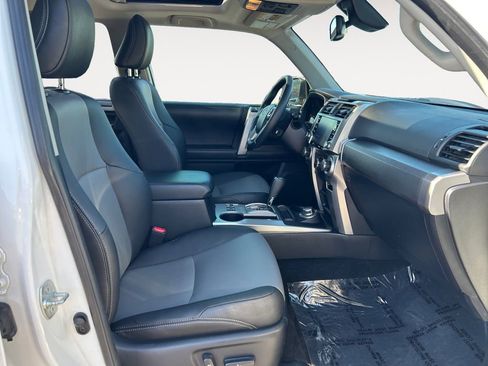 Used 2020 Toyota 4Runner SR5 Premium w/ Moonroof Package AWD/4WD image 24
