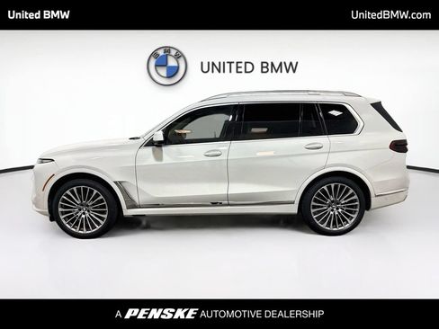 Used 2025 BMW X7 xDrive40i w/ Premium Package AWD/4WD image 8
