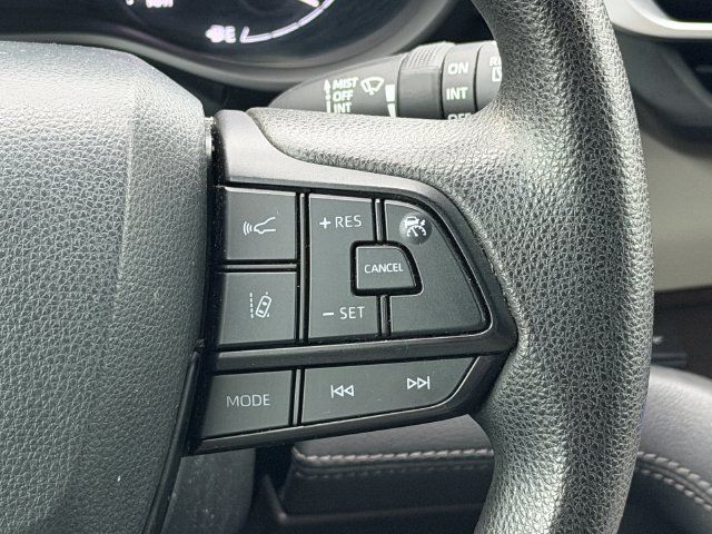 Certified 2022 Toyota Sienna LE FWD image 29