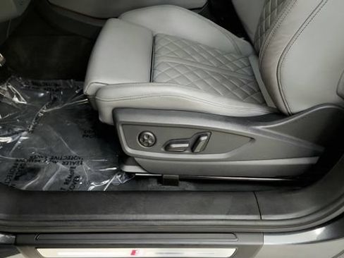 Used 2025 Audi SQ5 Premium Plus AWD/4WD image 50