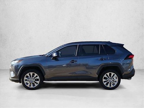 Used 2022 Toyota RAV4 XLE Premium FWD image 9