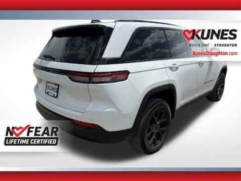 Used 2024 Jeep Grand Cherokee Altitude AWD/4WD image 10