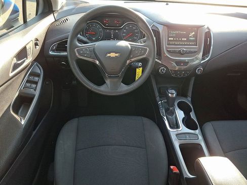 Used 2017 Chevrolet Cruze LT image 14