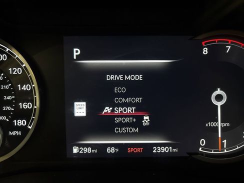 Used 2025 Genesis G70 2.5T RWD image 36