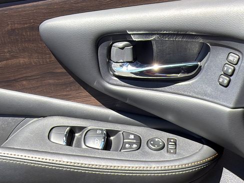 Used 2022 Nissan Murano Platinum w/ Cargo Package FWD image 22